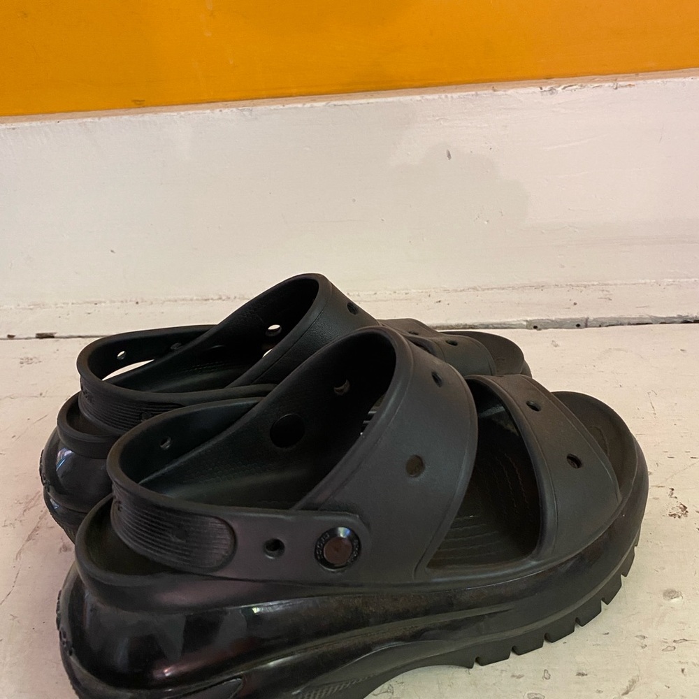 CROCS Black Sandals - Classic Mega Crush Sandal